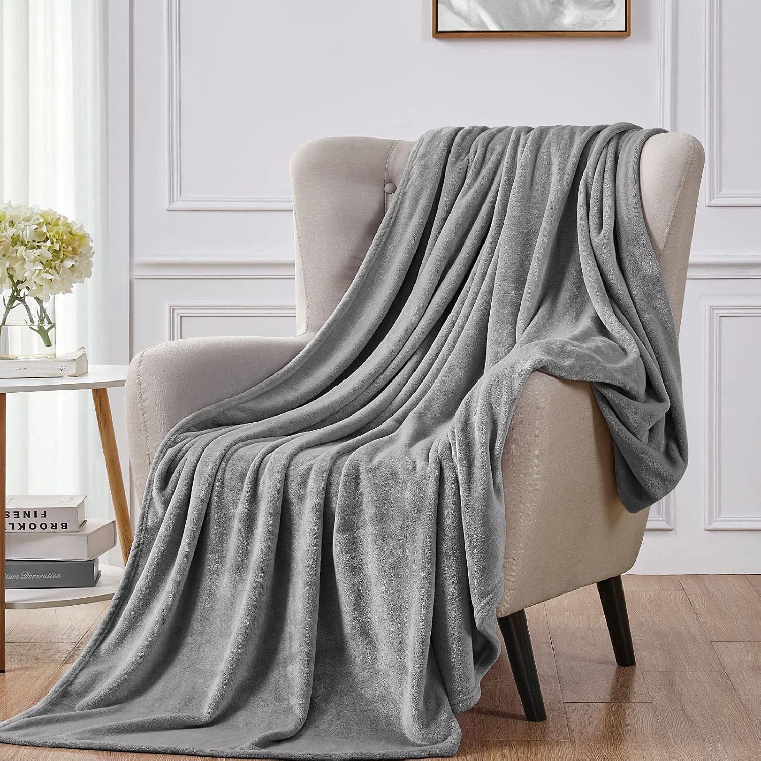 Polar Battaniye, 280GSM Süper Yumuşak Yatak Battaniyesi, Hafif ve Konforlu Flanel Battaniye, Yatak, Koltuk, Seyahat ve Kamp İçin (Açık Gri, 150x200cm)
