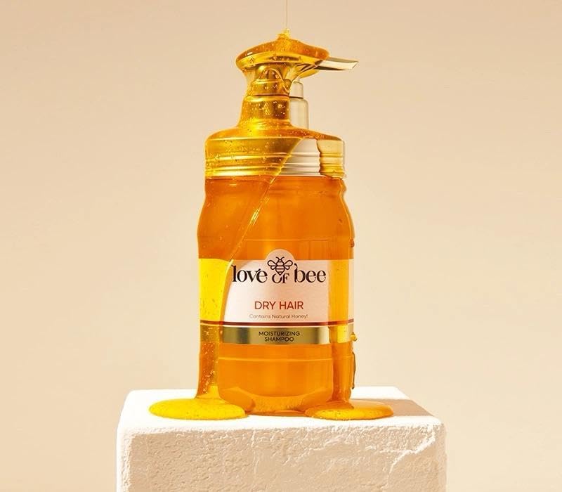 1878 of Bee Kuru Saçlar için Doğal Bal İçeren Yoğun Nemlendirici Premium Şampuan - 420 ml