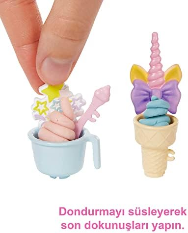 Dondurma Dükkanı Oyun Seti Dondurma Dükkanı Oyun Seti, 30 cm sarışın bebek, dondurma yapabilme özelliği ve gerçeğe uygun oyun aksesuarları HCN46