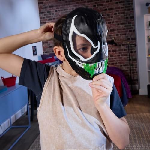 Alternative view of Spider-Man VenomVersus Venom Karanlıkta Parlayan Maske, Süper Kahraman Oyuncakları - İngilizce versiyonu