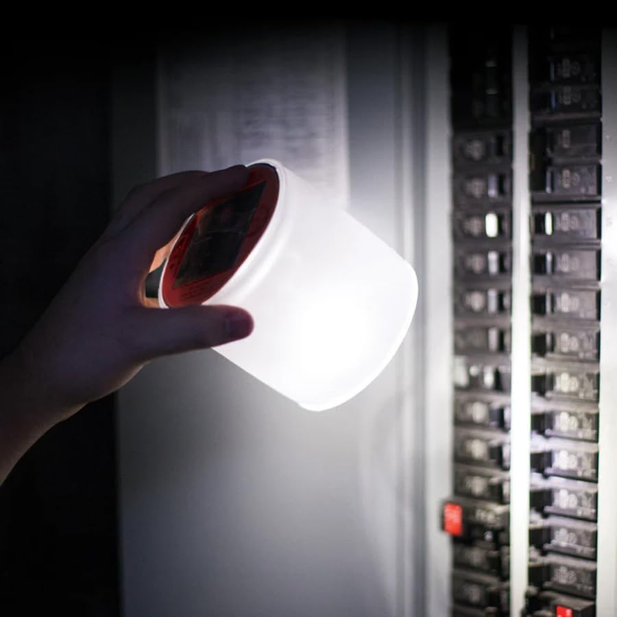 Alternative view of MPOWERD Luci Solar Inflatable Light - EMRG