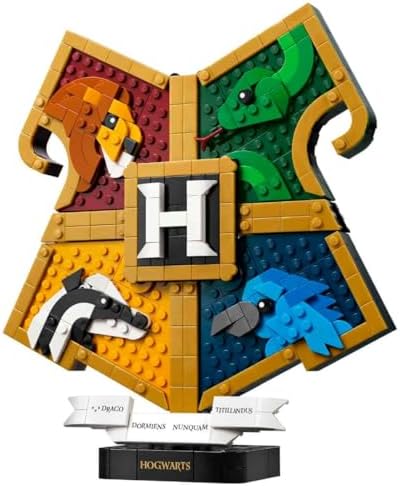 Harry Potter Hogwarts Bina Arması 76462-12 Yaş ve Üzeri Kız ve Erkek Çocuklar için Binaları Temsil Eden Hayvanlar İçeren Yaratıcı Oyuncak Yapım Seti, Hediye Fikri (545 Parça)