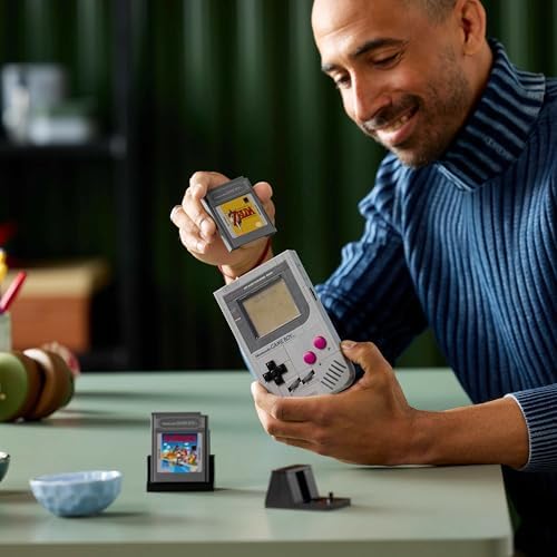 Alternative view of Game Boy 72046 – Yetişkin Nintendo Hayranları için Gerçeğe Yakın Taşınabilir Oyun Konsolu Replikası, Koleksiyonluk ve Yaratıcı Model Yapım Seti, Dekoratif Hediye Fikri (421 Parça)