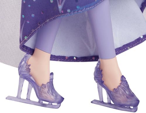 Mattel Karlar Ülkesi: Kış Festivali'nden ilham alan Mattel Karlar Ülkesi Elsa bebek ve aksesuarlar, çıkarılabilen elbise, paten ve bir çift ayakkabı, JBG53 - Görsel 2