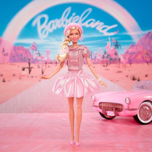 Alternative view of Margot Robbie'nin 'yi canlandırdığı filmden, pembe bluz ile tütü etek giyen ve uyumlu mücevherler takan saçları yapılı, koleksiyona uygun bebek, JBJ53