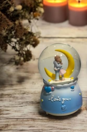 ® Pilli Işıklı Müzikli Kar Küresi–Hilal Ay Figürlü Romantik Masaüstü Biblo, LED Aydınlatmalı Dekoratif Hediyelik Kar Küresi - Görsel 3