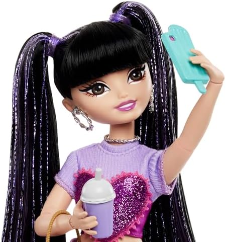 Alternative view of Dream Besties™ Renee™ bebek ve aksesuarları  Rüya Arkadaşlar Renee bebek ve yiyecek temalı 11 aksesuar HYC24
