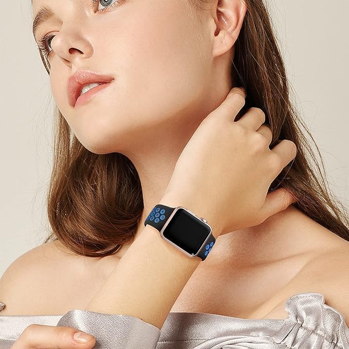 Apple Watch Seri 1/2/3/4/5/6/7/se/8/ultra İle Uyumlu Delikli Silikon Kordon Kayış 42-44-45-49 mm (Siyah - Mavi) - Görsel 3