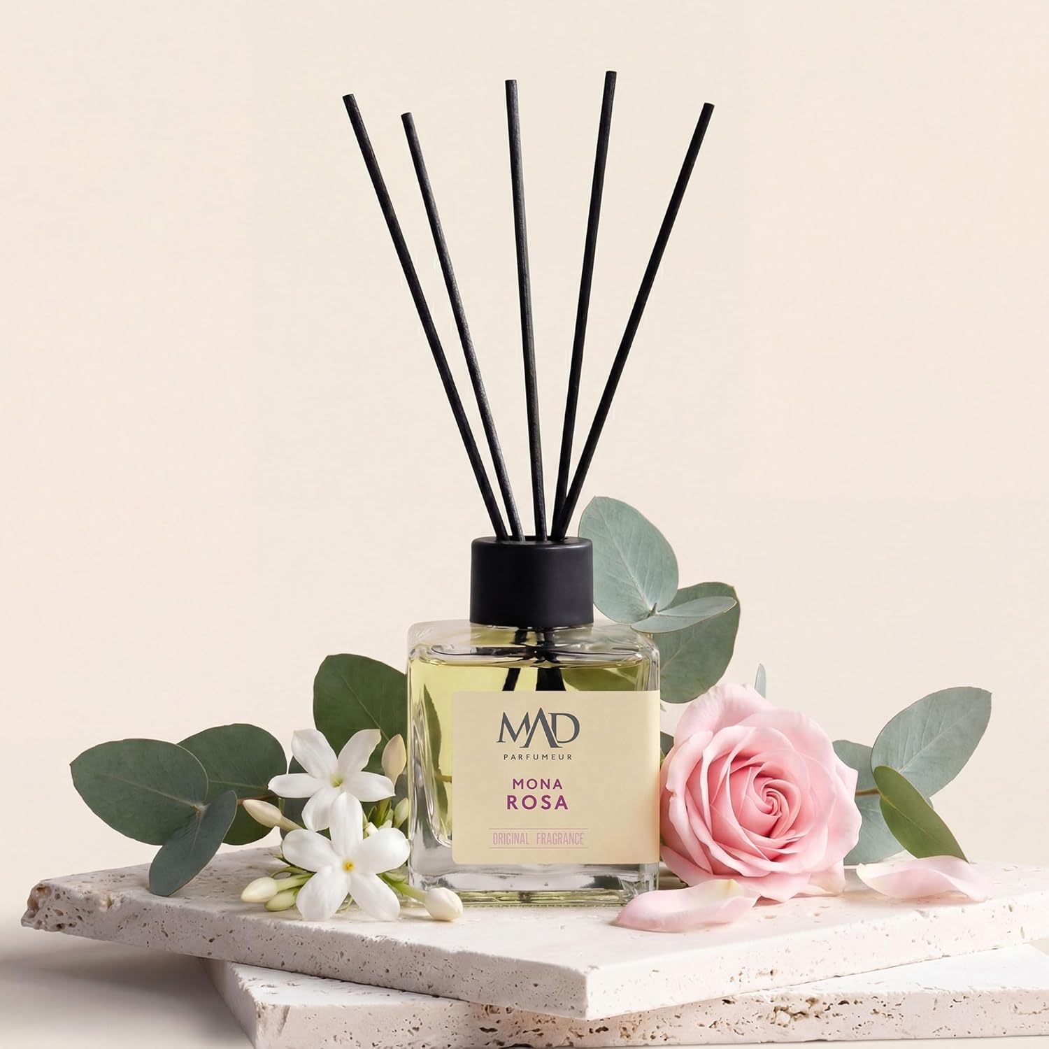 Alternative view of Mad Mona Rosa Ortam Kokusu– Elma, Gül ve Paçuli ile Canlandırıcı ve Romantik Bir Atmosfer-Bambu Çubuklu 120 ml